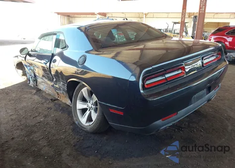2017 Dodge Challenger Sxt z USA, uszkodzony, nr VIN 2C3CDZAG1HH640134